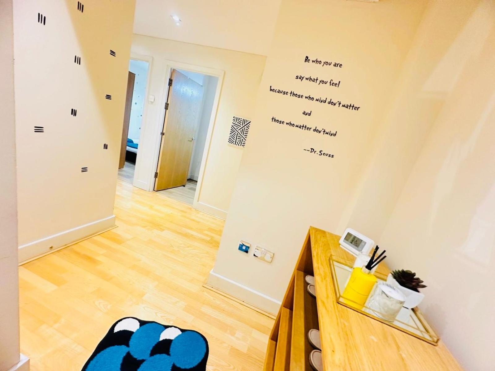 Modern 2Bed 2Bath Apartment Canary Wharf - Upto 5 Person London Luaran gambar