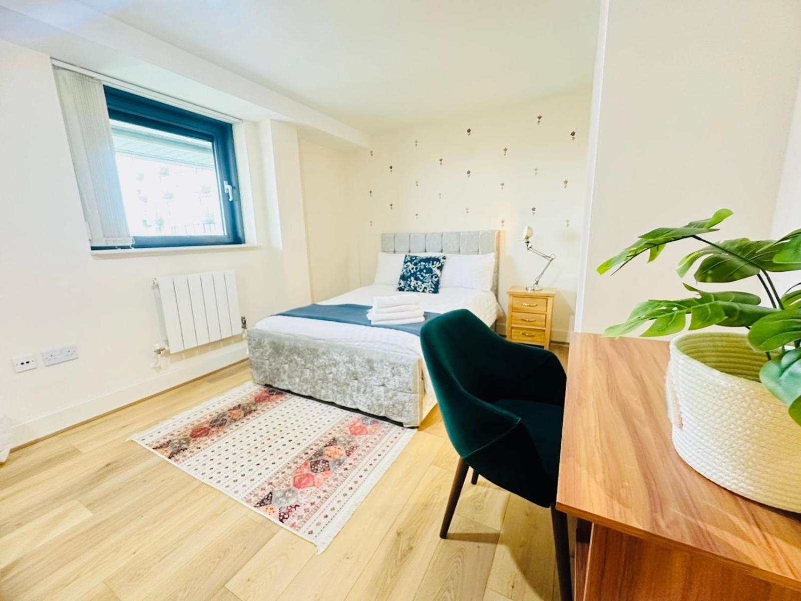 Modern 2Bed 2Bath Apartment Canary Wharf - Upto 5 Person London Luaran gambar
