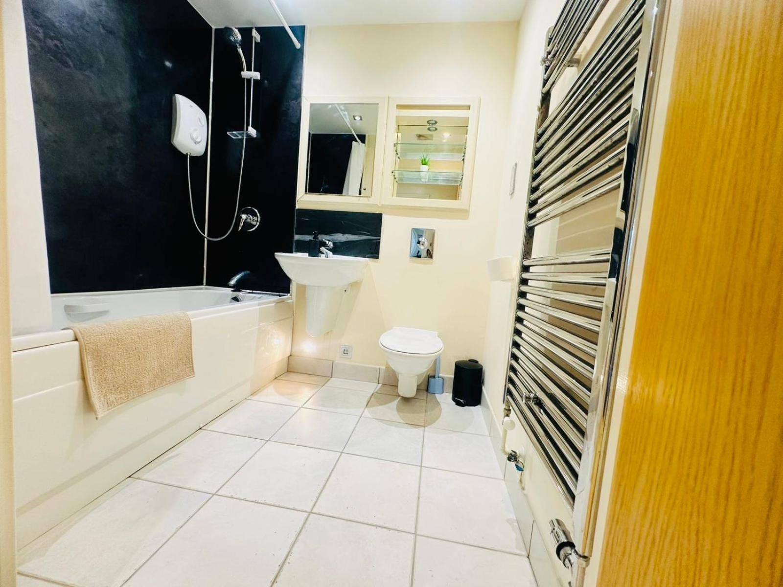 Modern 2Bed 2Bath Apartment Canary Wharf - Upto 5 Person London Luaran gambar