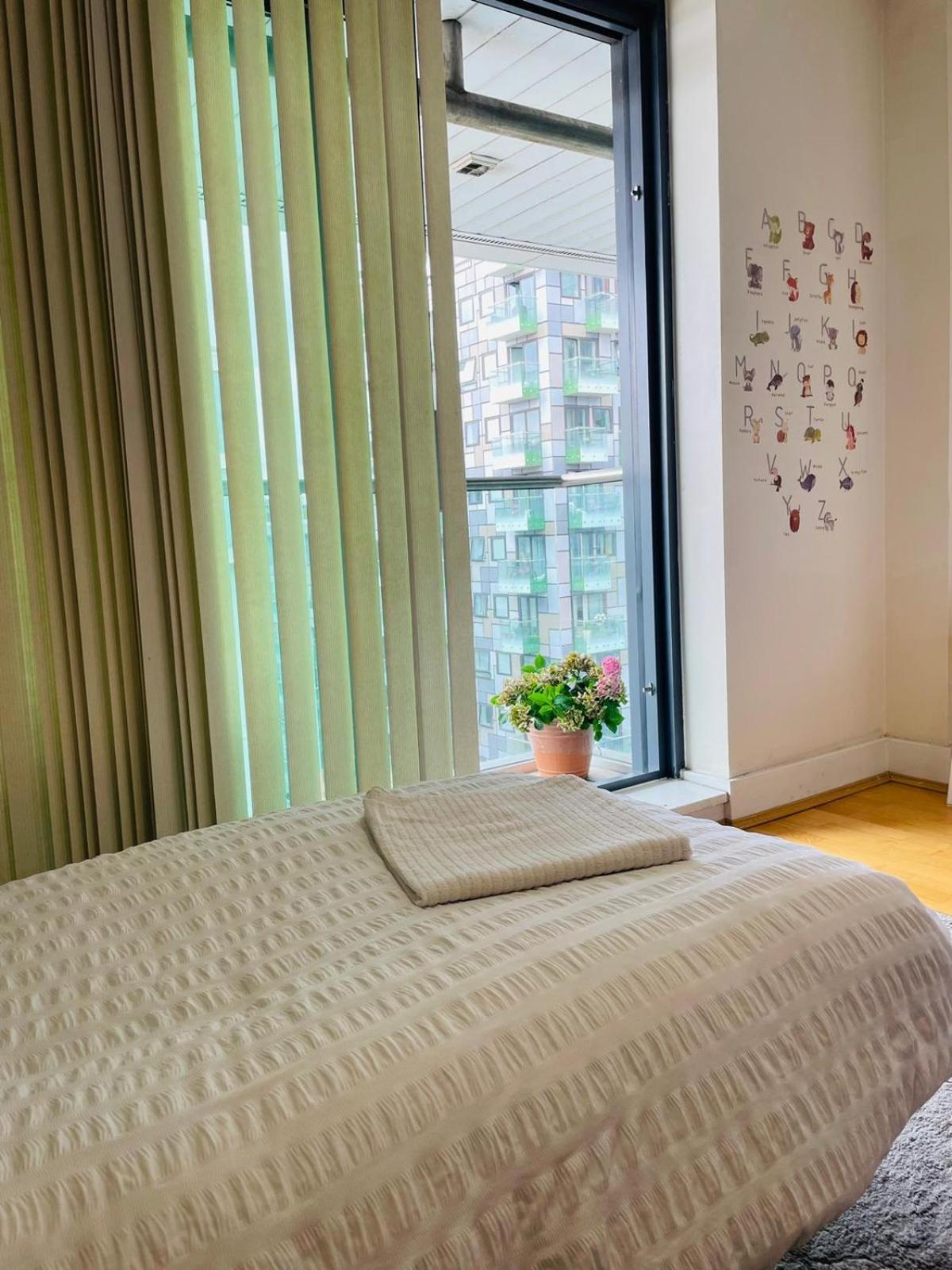 Modern 2Bed 2Bath Apartment Canary Wharf - Upto 5 Person London Luaran gambar