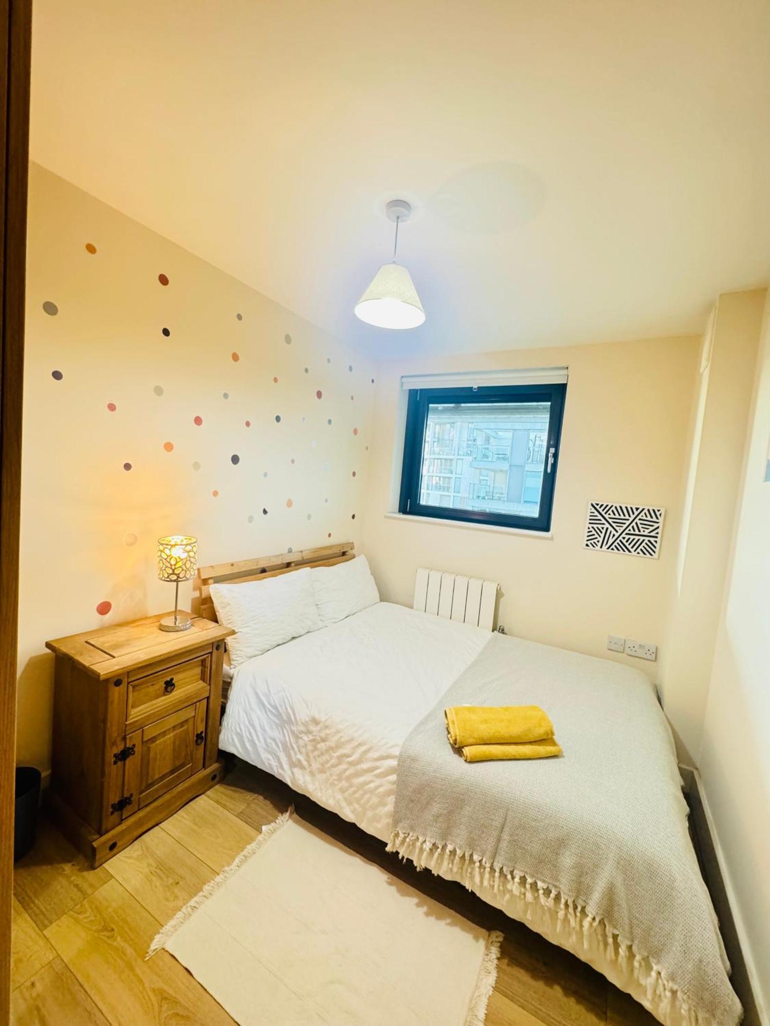 Modern 2Bed 2Bath Apartment Canary Wharf - Upto 5 Person London Luaran gambar