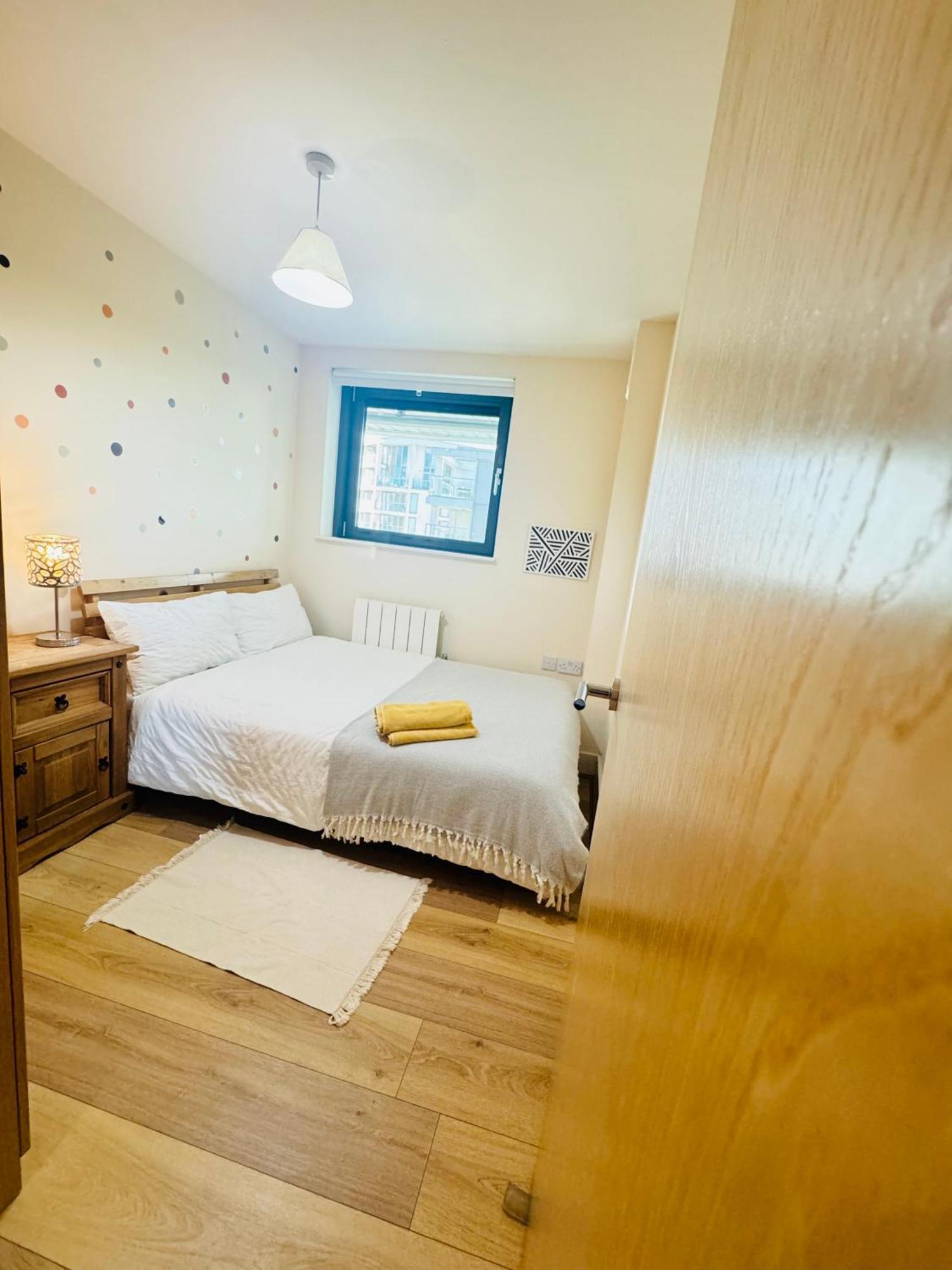 Modern 2Bed 2Bath Apartment Canary Wharf - Upto 5 Person London Luaran gambar
